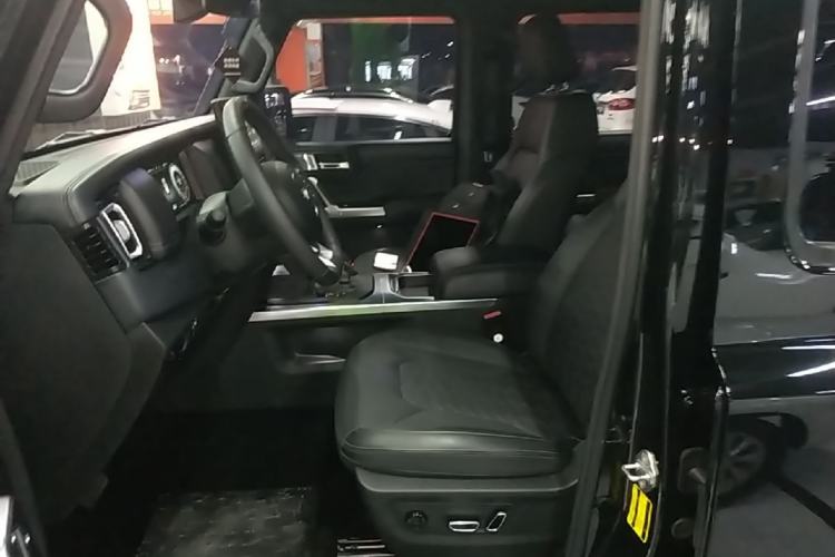 Used 212 T01 2025 2.0T Changfeng Left Front Seat