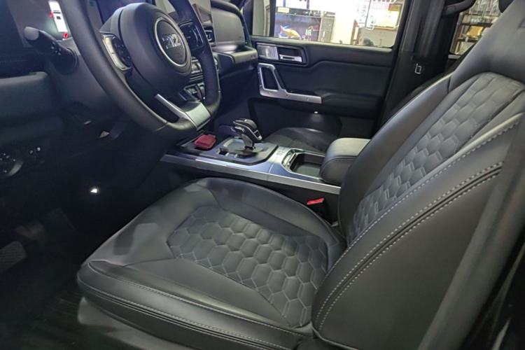 Used 212 T01 2025 2.0T Changfeng Left Front Seat
