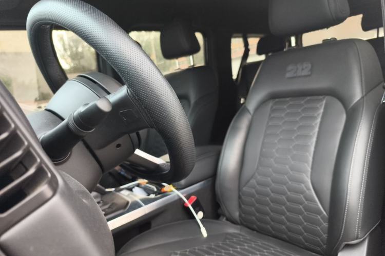 Used 212 T01 2025 2.0T Changfeng Left Front Seat
