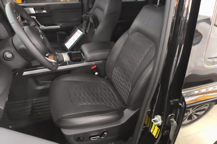 Used 212 T01 2025 2.0T Changfeng Left Front Seat