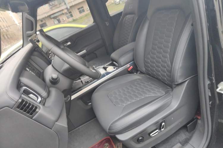 Used 212 T01 2025 Model 2.0T Diesel Left Front Seat