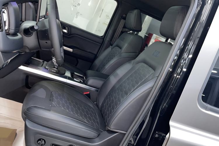 Used 212 T01 2025 2.0T Changfeng Left Front Seat