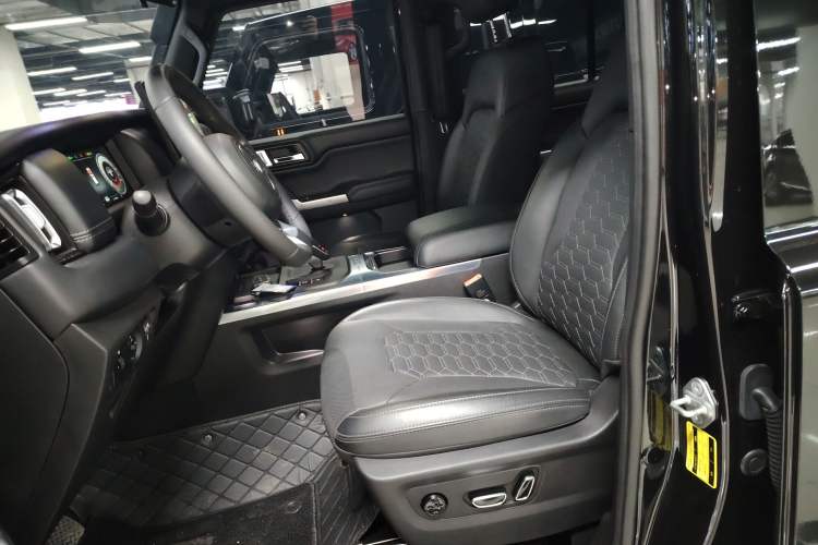 Used 212 T01 2025 2.0T Changfeng Left Front Seat