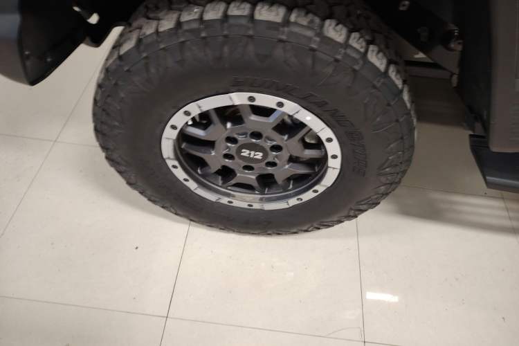 Used 212 T01 2025 2.0T Changfeng Left Front Wheel Hub
