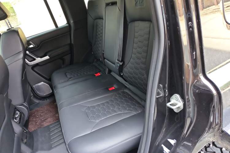 Used 212 T01 2025 2.0T Changfeng Left Rear Seat