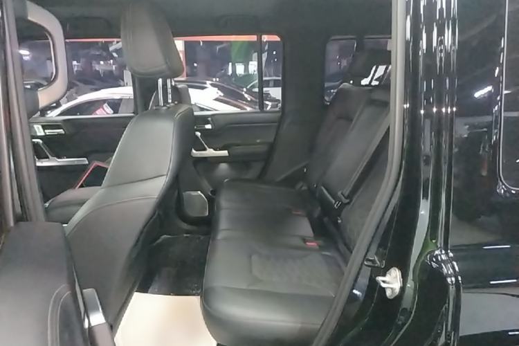 Used 212 T01 2025 2.0T Changfeng Left Rear Seat