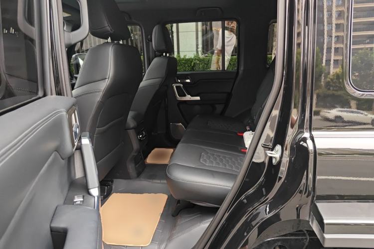 Used 212 T01 2025 2.0T Changfeng Left Rear Seat