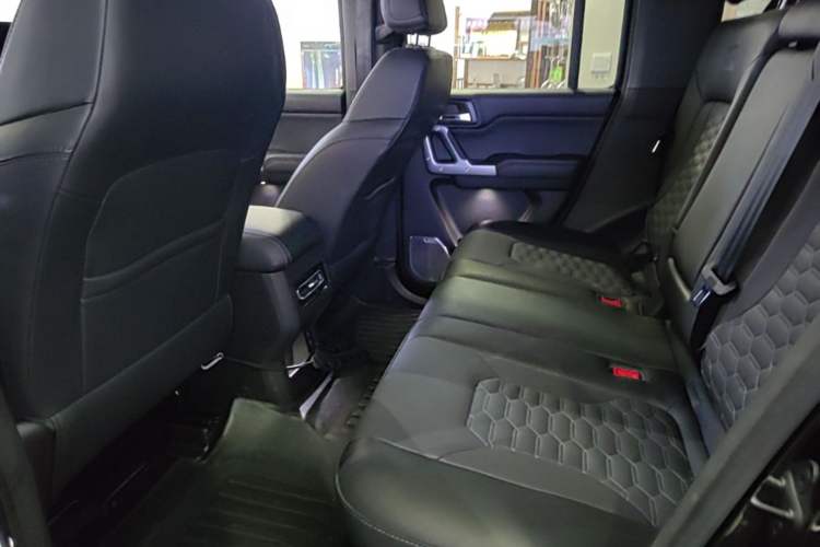 Used 212 T01 2025 2.0T Changfeng Left Rear Seat