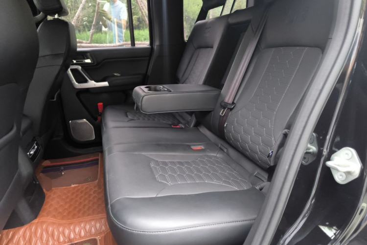 Used 212 T01 2025 Model 2.0T Inspector Left Rear Seat