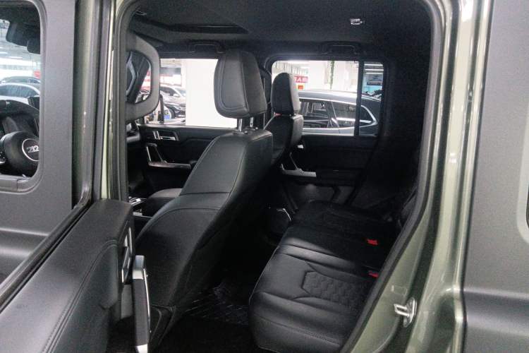 Used 212 T01 2025 2.0T Changfeng Left Rear Seat