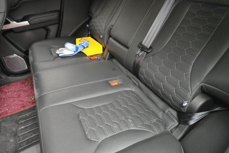 Used 212 T01 2025 Model 2.0T Diesel Left Rear Seat