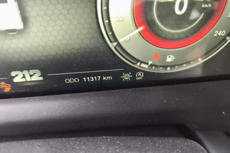 Used 212 T01 2025 2.0T Changfeng Odometer Close Up