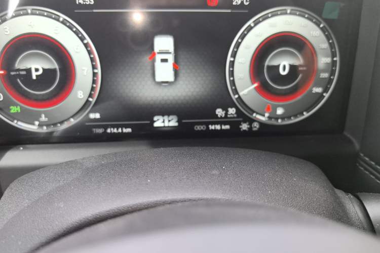 Used 212 T01 2025 2.0T Changfeng Odometer Close Up