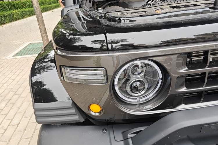 Used 212 T01 2025 2.0T Changfeng Right Front Headlight