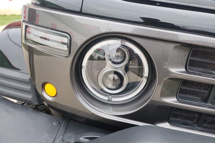 Used 212 T01 2025 2.0T Changfeng Right Front Headlight