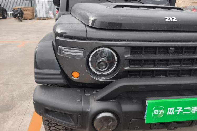 Used 212 T01 2025 2.0T Changfeng Right Front Headlight