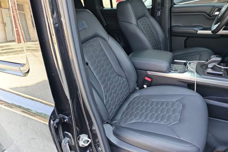 Used 212 T01 2025 2.0T Changfeng Right Front Seat