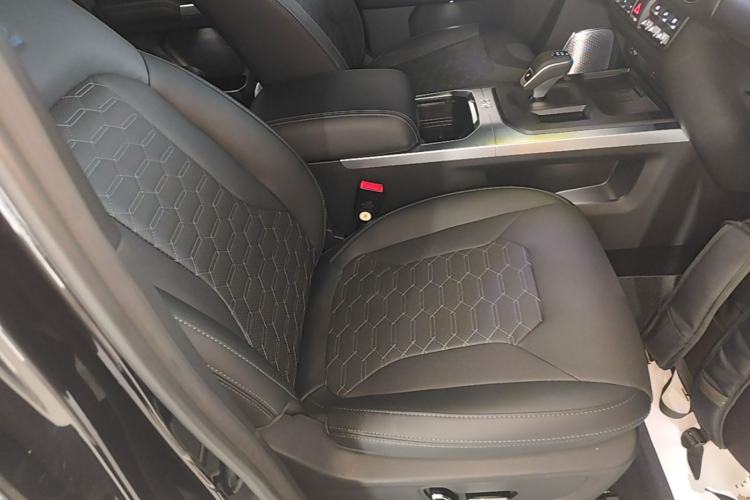 Used 212 T01 2025 2.0T Changfeng Right Front Seat