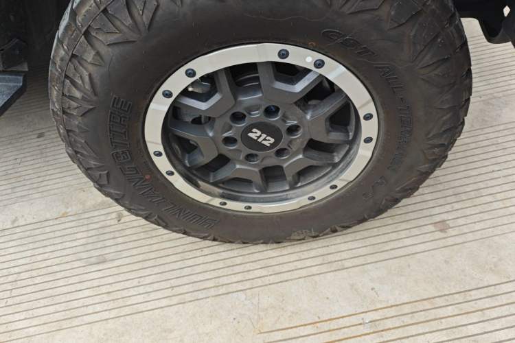 Used 212 T01 2025 2.0T Changfeng Right Front Wheel Hub