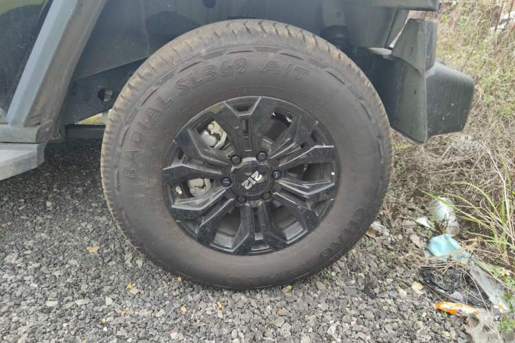 Used 212 T01 2025 Model 2.0T Diesel Right Front Wheel Hub