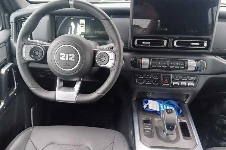 Used 212 T01 2025 Model 2.0T Diesel Steering Wheel