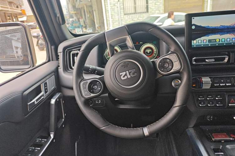 Used 212 T01 2025 2.0T Changfeng Steering Wheel