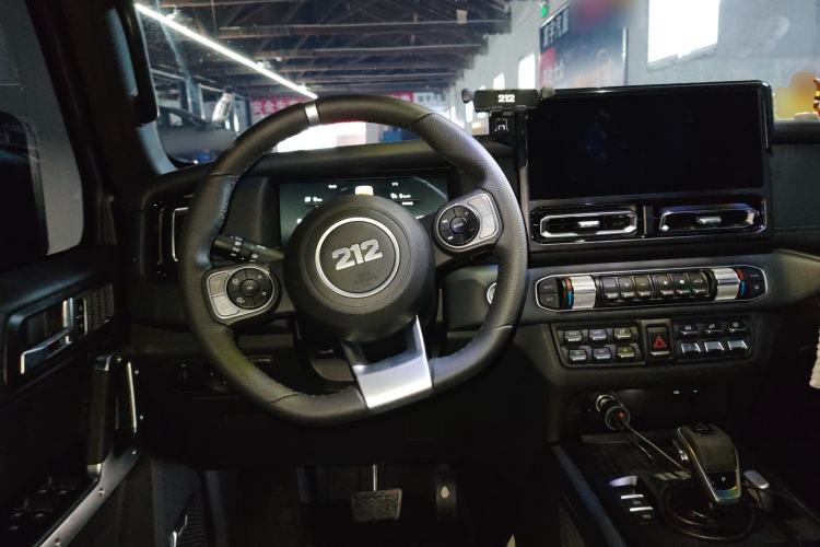 Used 212 T01 2025 2.0T Changfeng Steering Wheel