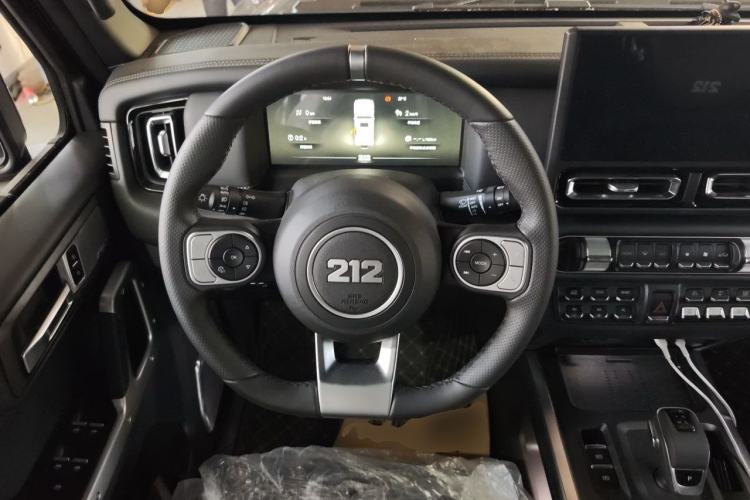 Used 212 T01 2025 Model 2.0T Diesel Steering Wheel
