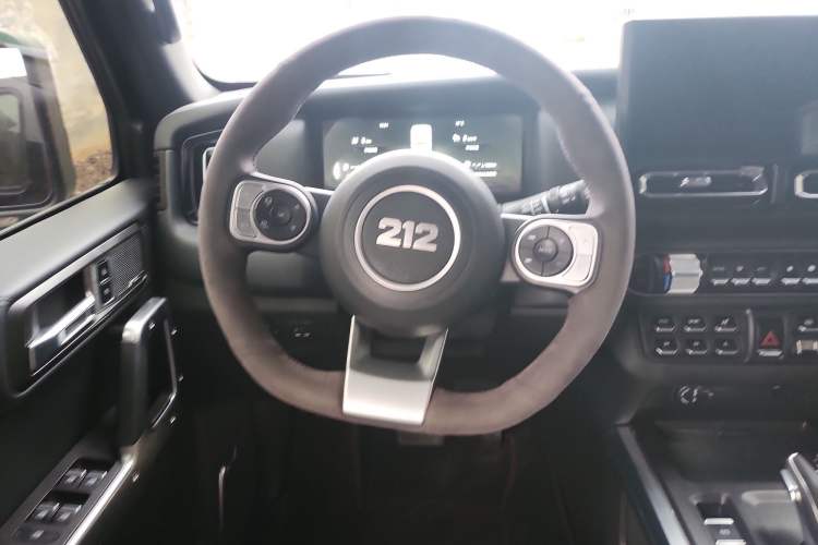 Used 212 T01 2025 2.0T Changfeng Steering Wheel