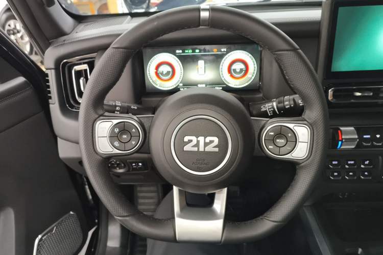 Used 212 T01 2025 2.0T Changfeng Steering Wheel