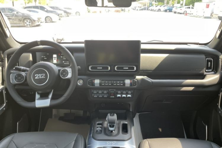 Used 212 T01 2025 2.0T Changfeng Steering Wheel