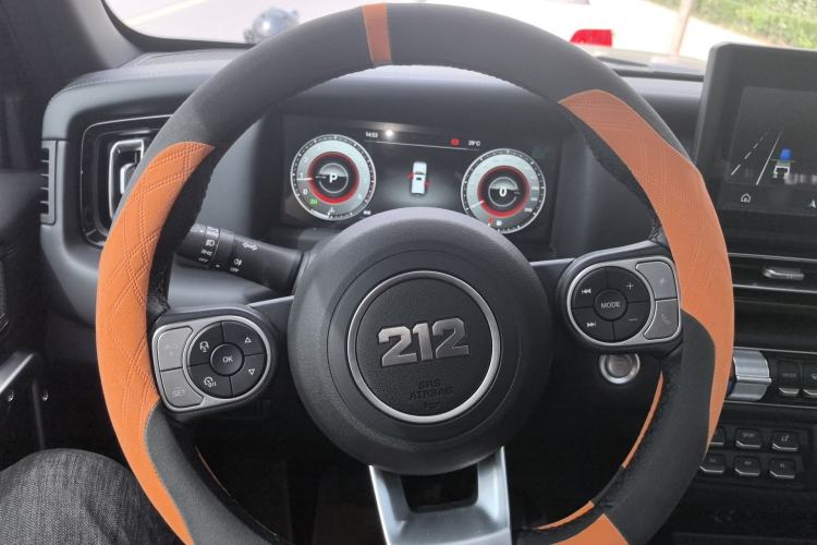 Used 212 T01 2025 2.0T Changfeng Steering Wheel