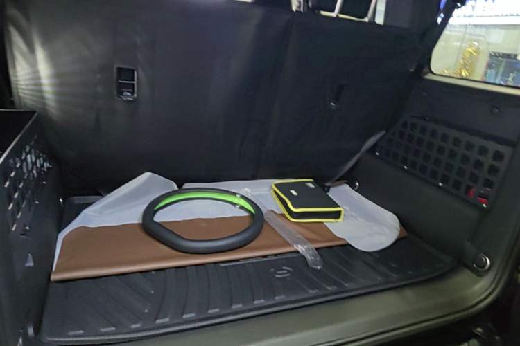Used 212 T01 2025 2.0T Changfeng Trunk