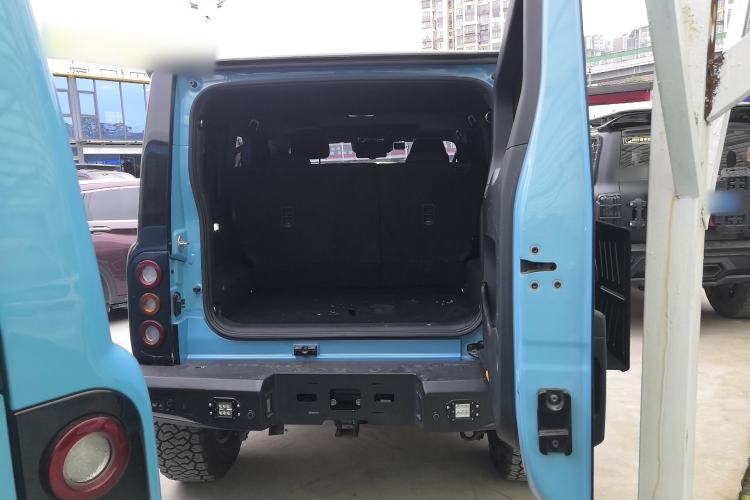 Used 212 T01 2025 2.0T Changfeng Trunk