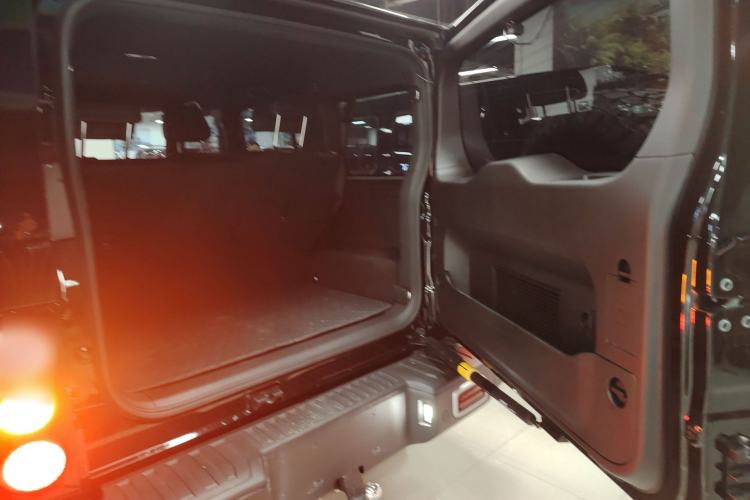 Used 212 T01 2025 2.0T Changfeng Trunk