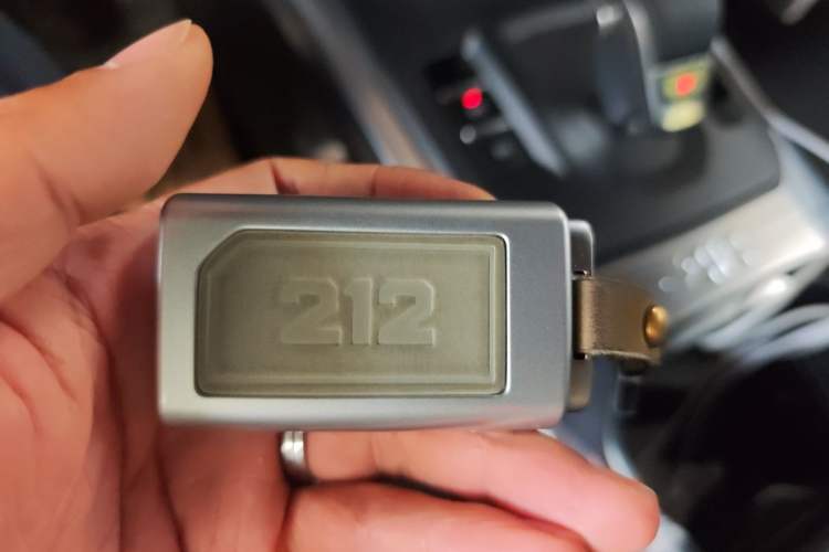 Used 212 T01 2025 Model 2.0T Diesel Vehicle Key