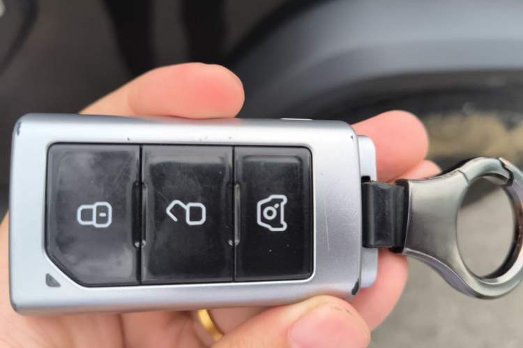 Used 212 T01 2025 Model 2.0T Inspector Vehicle Key