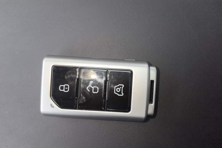 Used 212 T01 2025 2.0T Changfeng Vehicle Key