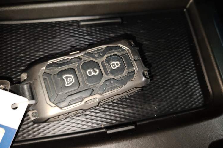 Used 212 T01 2025 2.0T Changfeng Vehicle Key