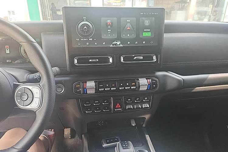 Used 212 T01 2025 2.0T Changfeng Audio And AC Panel