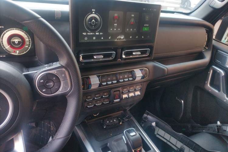 Used 212 T01 2025 2.0T Changfeng Audio And AC Panel