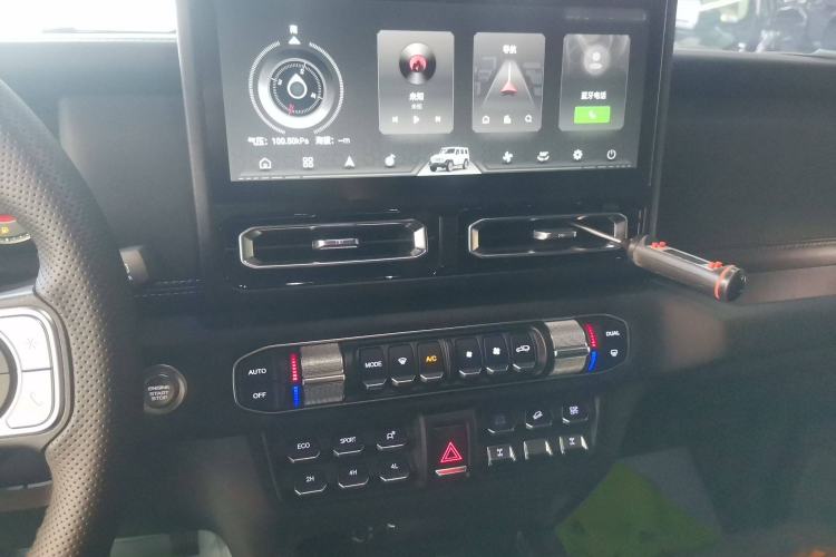 Used 212 T01 2025 2.0T Changfeng Audio And AC Panel
