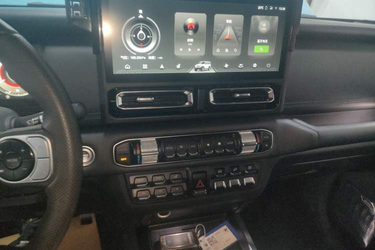 Used 212 T01 2025 2.0T Changfeng Audio And AC Panel