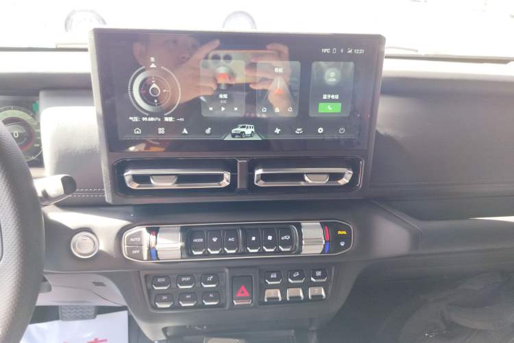 Used 212 T01 2025 2.0T Changfeng Audio And AC Panel