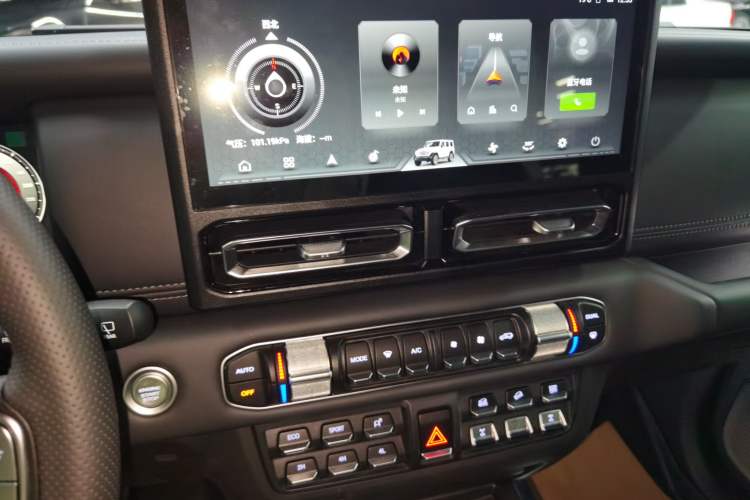 Used 212 T01 2025 2.0T Changfeng Audio And AC Panel