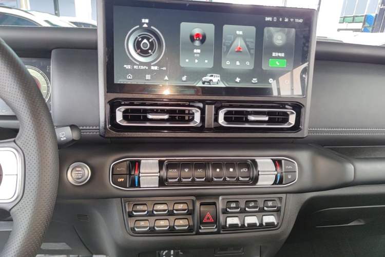 Used 212 T01 2025 2.0T Changfeng Audio And AC Panel