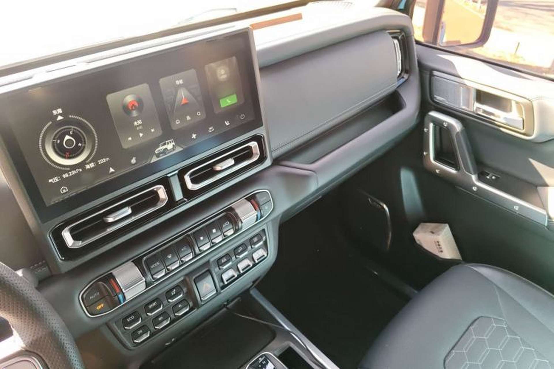 Used 212 T01 2025 2.0T Changfeng Audio And AC Panel