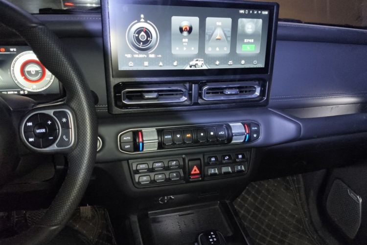 Used 212 T01 2025 2.0T Changfeng Audio And AC Panel