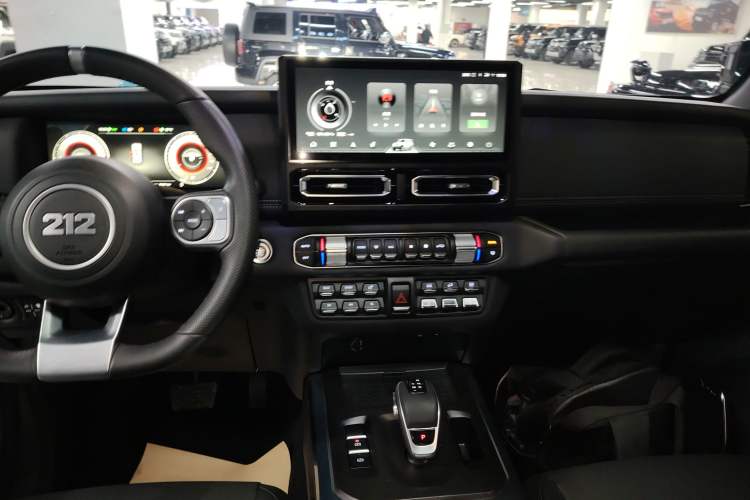 Used 212 T01 2025 2.0T Changfeng Audio And AC Panel