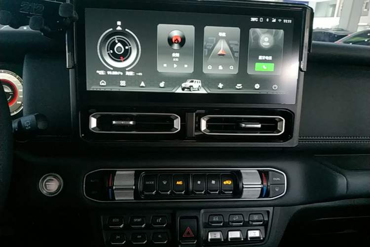 Used 212 T01 2025 2.0T Changfeng Audio And AC Panel